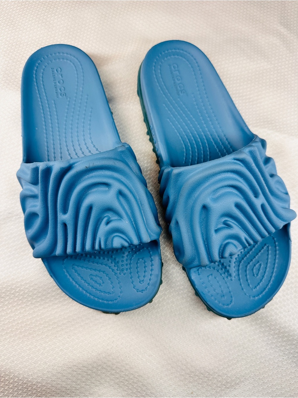 CROCS Kids Blue Ruffle Slide Sandals